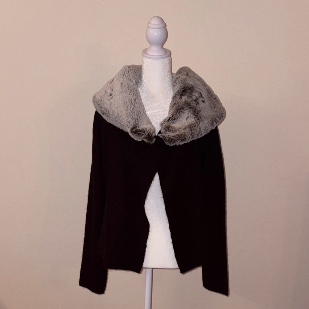 Elegant Black Cynthia Rowley Sweater with Detachable Faux Fur Collar